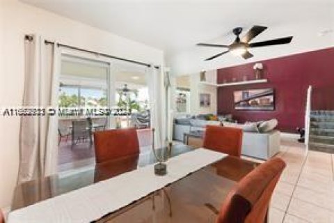 Adosado en venta en Homestead, Florida, 3 dormitorios, 132.2 m2 № 1816472 - foto 8