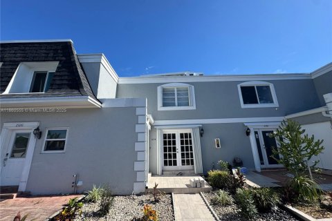 Touwnhouse à vendre à Hallandale Beach, Floride: 2 chambres, 157.56 m2 № 1979763 - photo 25