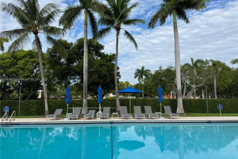 Touwnhouse à vendre à Hallandale Beach, Floride: 2 chambres, 157.56 m2 № 1979763 - photo 28