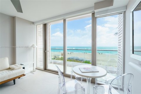 Condo in Sunny Isles Beach, Florida  № 1707272 - photo 6