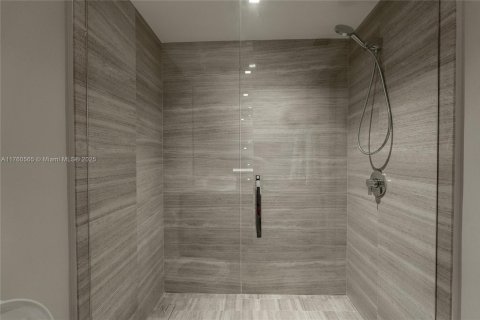 Condo in Sunny Isles Beach, Florida  № 1707272 - photo 21
