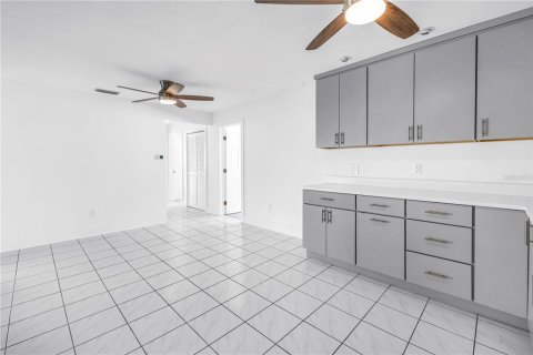 Villa ou maison à vendre à Saint Petersburg, Floride: 4 chambres, 175.4 m2 № 2330311 - photo 18