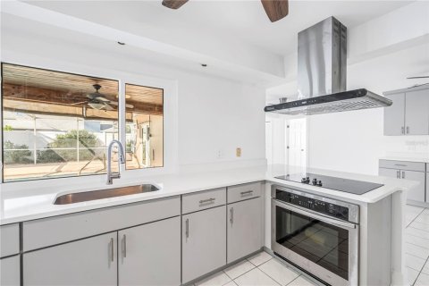 Villa ou maison à vendre à Saint Petersburg, Floride: 4 chambres, 175.4 m2 № 2330311 - photo 25