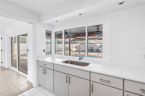 Villa ou maison à vendre à Saint Petersburg, Floride: 4 chambres, 175.4 m2 № 2330311 - photo 27