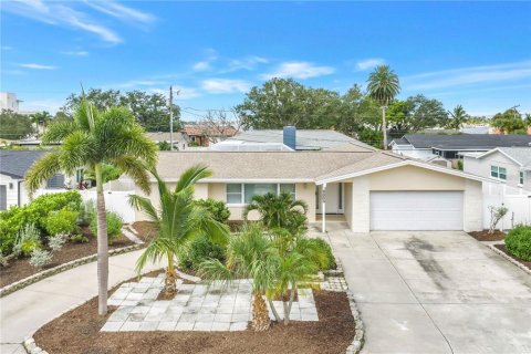 Villa ou maison à Saint Petersburg, Floride 4 chambres, 175.4 m2 № 2330311