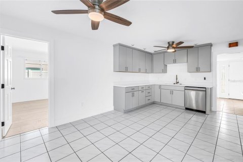 Villa ou maison à vendre à Saint Petersburg, Floride: 4 chambres, 175.4 m2 № 2330311 - photo 19
