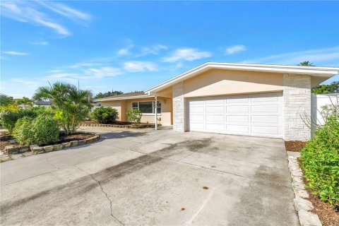 Villa ou maison à vendre à Saint Petersburg, Floride: 4 chambres, 175.4 m2 № 2330311 - photo 3