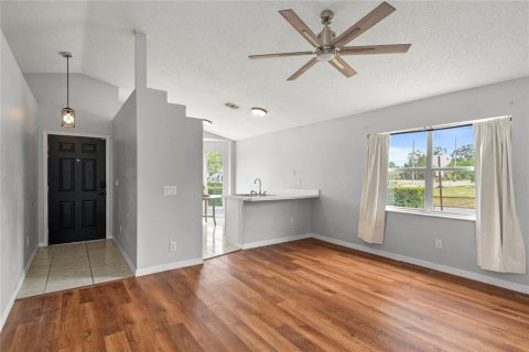 Villa ou maison à louer à Winter Park, Floride: 3 chambres, 107.58 m2 № 2095801 - photo 4