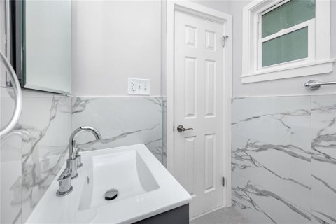 Villa ou maison à vendre à Seminole, Floride: 2 chambres, 82.87 m2 № 2420065 - photo 25