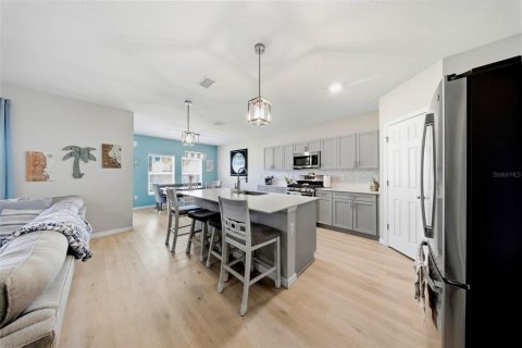 House in Fish Hawk, Florida 5 bedrooms, 283.17 sq.m. № 2236336 - photo 9