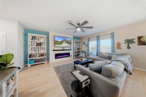 House in Fish Hawk, Florida 5 bedrooms, 283.17 sq.m. № 2236336 - photo 8