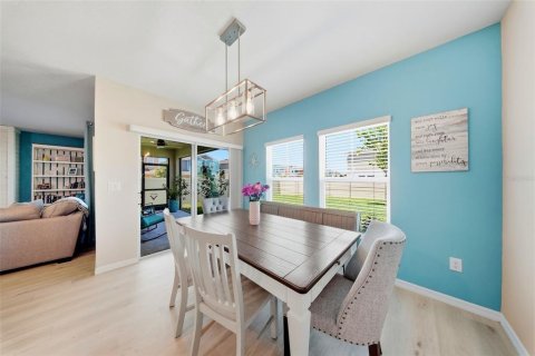 House in Fish Hawk, Florida 5 bedrooms, 283.17 sq.m. № 2236336 - photo 14