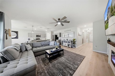 House in Fish Hawk, Florida 5 bedrooms, 283.17 sq.m. № 2236336 - photo 7