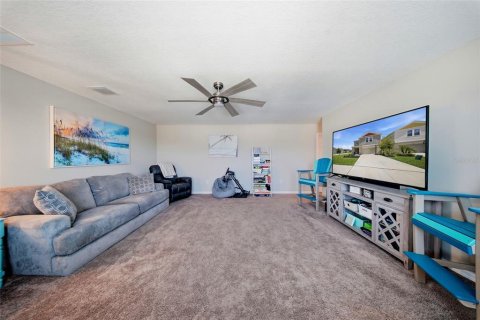 House in Fish Hawk, Florida 5 bedrooms, 283.17 sq.m. № 2236336 - photo 19