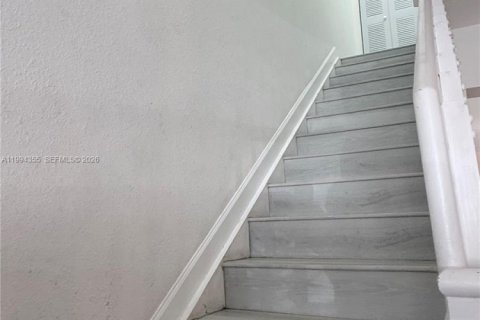 Touwnhouse à louer à Miami, Floride: 3 chambres, 145.95 m2 № 2055923 - photo 7