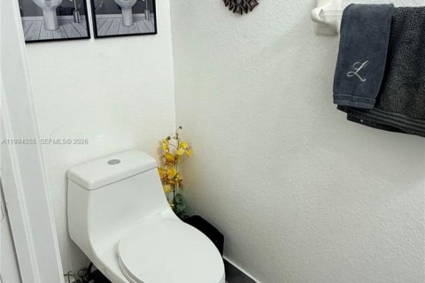Touwnhouse à louer à Miami, Floride: 3 chambres, 145.95 m2 № 2055923 - photo 6