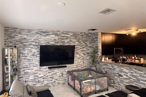 Touwnhouse à louer à Miami, Floride: 3 chambres, 145.95 m2 № 2055923 - photo 4