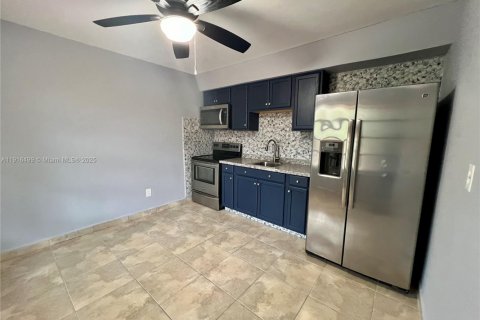 Casa en alquiler en Fort Lauderdale, Florida, 1 dormitorio № 2016581 - foto 7