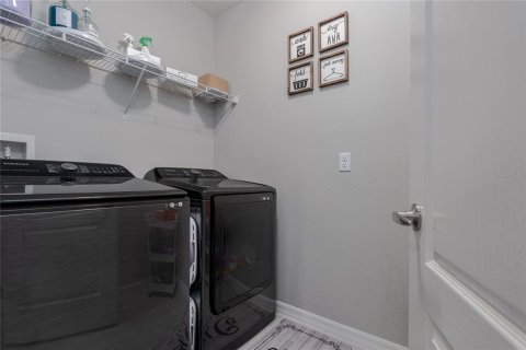 Touwnhouse à louer à Parrish, Floride: 3 chambres, 169.27 m2 № 2386486 - photo 17
