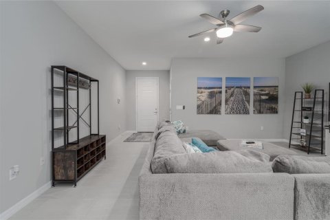 Touwnhouse à louer à Parrish, Floride: 3 chambres, 169.27 m2 № 2386486 - photo 5