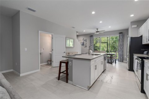 Touwnhouse à louer à Parrish, Floride: 3 chambres, 169.27 m2 № 2386486 - photo 7