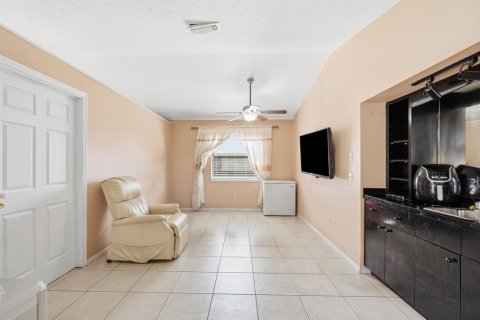 Villa ou maison à vendre à Port St. Lucie, Floride: 4 chambres, 183.95 m2 № 2439198 - photo 10