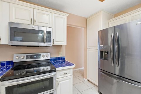 Villa ou maison à vendre à Port St. Lucie, Floride: 4 chambres, 183.95 m2 № 2439198 - photo 19