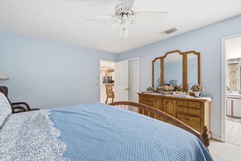 Villa ou maison à vendre à Port St. Lucie, Floride: 4 chambres, 183.95 m2 № 2439198 - photo 21