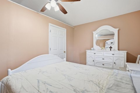 Villa ou maison à vendre à Port St. Lucie, Floride: 4 chambres, 183.95 m2 № 2439198 - photo 26