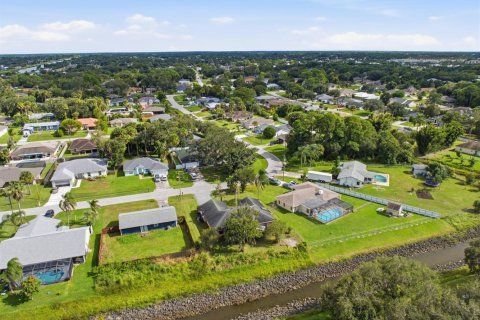 Villa ou maison à vendre à Port St. Lucie, Floride: 4 chambres, 183.95 m2 № 2439198 - photo 7