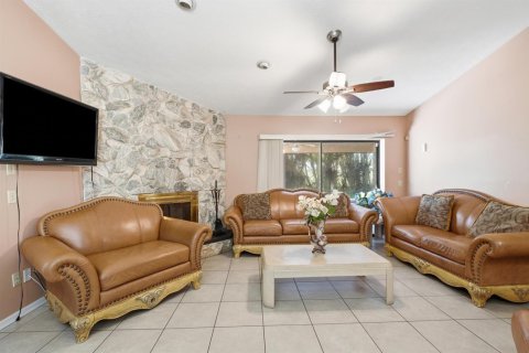 Villa ou maison à vendre à Port St. Lucie, Floride: 4 chambres, 183.95 m2 № 2439198 - photo 16
