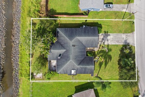 Villa ou maison à Port St. Lucie, Floride 4 chambres, 183.95 m2 № 2439198