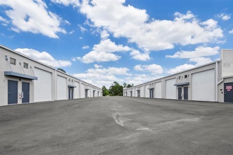 Immobilier commercial à vendre à Bradenton, Floride: 68.84 m2 № 2418755 - photo 3