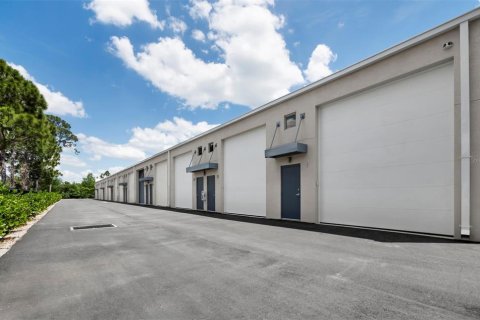 Immobilier commercial à vendre à Bradenton, Floride: 68.84 m2 № 2418755 - photo 17
