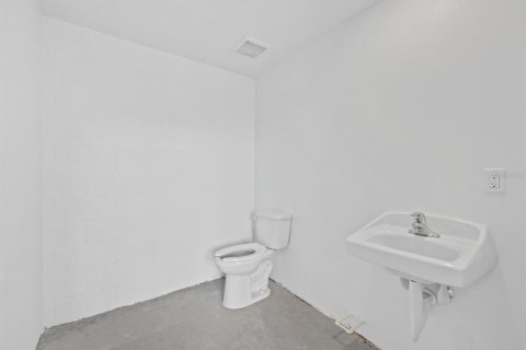 Immobilier commercial à vendre à Bradenton, Floride: 68.84 m2 № 2418755 - photo 10