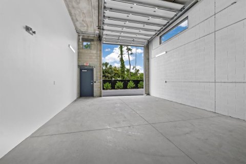 Immobilier commercial à vendre à Bradenton, Floride: 68.84 m2 № 2418755 - photo 11