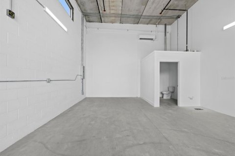 Immobilier commercial à vendre à Bradenton, Floride: 68.84 m2 № 2418755 - photo 9