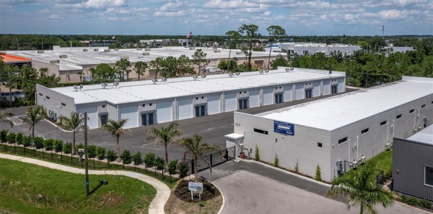 Immobilier commercial à Bradenton, Floride 68.84 m2 № 2418755