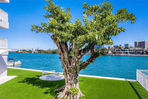 Condo in Bay Harbor Islands, Florida, 2 bedrooms  № 1862741 - photo 21