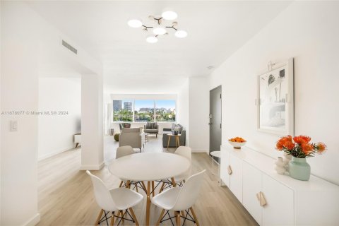 Condo in Bay Harbor Islands, Florida, 2 bedrooms  № 1862741 - photo 5