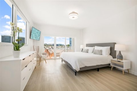 Condo in Bay Harbor Islands, Florida, 2 bedrooms  № 1862741 - photo 8