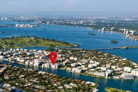 Condo in Bay Harbor Islands, Florida, 2 bedrooms  № 1862741 - photo 28