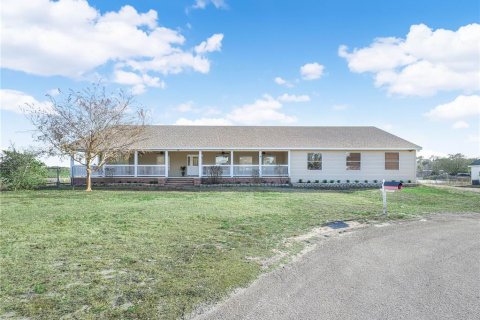 House in Winter Haven, Florida 4 bedrooms, 259.2 sq.m. № 2359087