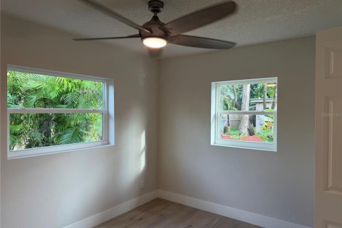 Villa ou maison à vendre à Pinellas Park, Floride: 3 chambres, 82.22 m2 № 2416926 - photo 13