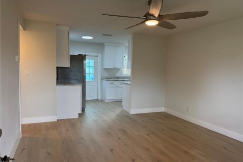 Villa ou maison à vendre à Pinellas Park, Floride: 3 chambres, 82.22 m2 № 2416926 - photo 19