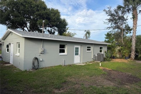 Villa ou maison à vendre à Pinellas Park, Floride: 3 chambres, 82.22 m2 № 2416926 - photo 16