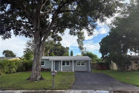 Villa ou maison à Pinellas Park, Floride 3 chambres, 82.22 m2 № 2416926