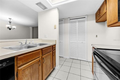 Touwnhouse à vendre à Gainesville, Floride: 2 chambres, 102.75 m2 № 1846754 - photo 8