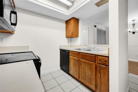 Touwnhouse à vendre à Gainesville, Floride: 2 chambres, 102.75 m2 № 1846754 - photo 9