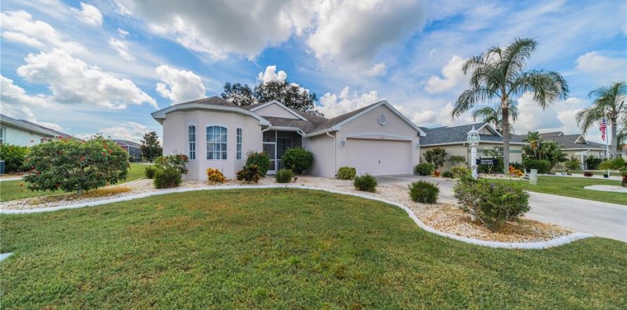 House in Sun City Center, Florida 2 bedrooms, 183.2 sq.m. № 1858197